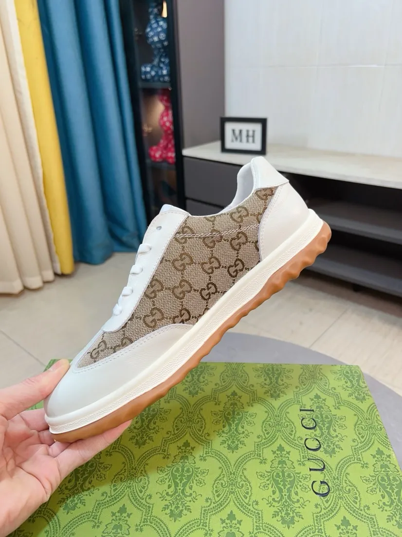 Men's shoes 💰420🌹🌹GUCCI [Gucci] New high-end brand of men's shoes, the latest fashionable casual men's shoes, trendy and versatile, relaxed and sporty style, uppers imported from Italy, first-layer cowhide, genuine leather lining, and ultra-fine workmanship. Original personalized fashionable rubber wear-resistant outsole, light and comfortable on the foot, size 38-44